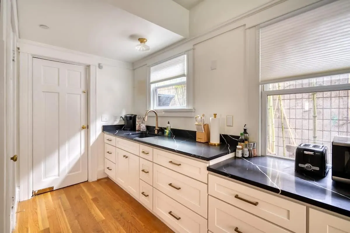 Stay Portland - 1910 Historic Jessie Morehead House - 98 Walkscore Estalagem