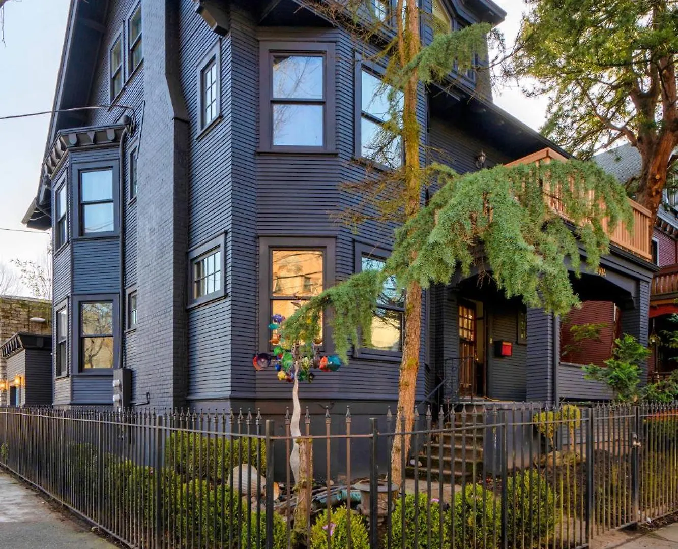 Stay Portland - 1910 Historic Jessie Morehead House - 98 Walkscore 0*,
